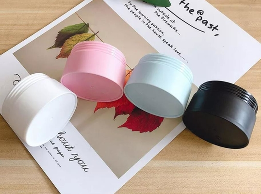 20g 30g 50g PPの化粧品の倍はふたが付いているプラスチック瓶を囲んだ